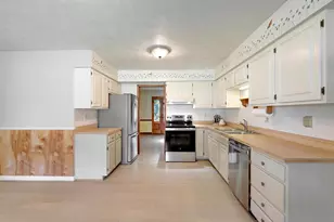 6601 Facchina Ln, Glenn Dale, MD 20769 - Photo 10