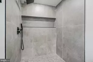 2908 Parkland Dr, District Heights, MD 20747 - Photo 12