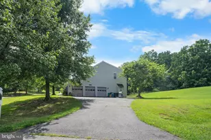 11310 Strawberry Glenn Ln, Glenn Dale, MD 20769 - Photo 10