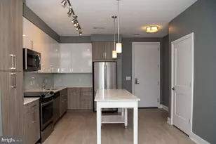 145 Riverhaven Dr, Oxon Hill, MD 20745 - Photo 2