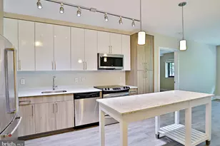 145 Riverhaven Dr, Oxon Hill, MD 20745 - Photo 2