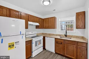 5707 Falkland Pl, Capitol Heights, MD 20743 - Photo 16