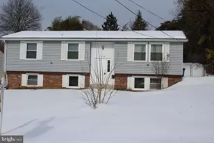 5702 Goucher Dr, College Park, MD 20740 - Photo 2