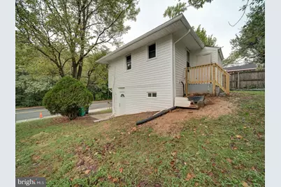 8001 Barlowe Road, Landover, MD 20785 - Photo 4
