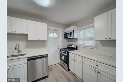 8001 Barlowe Road, Landover, MD 20785 - Photo 12