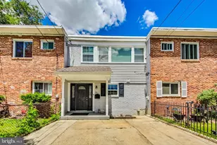 908 E Meadows Ct, Oxon Hill, MD 20745 - Photo 2