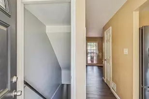 908 E Meadows Ct, Oxon Hill, MD 20745 - Photo 4