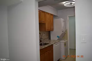 6926 Hanover Pkwy, Greenbelt, MD 20770 - Photo 4