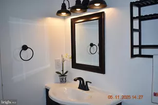 6926 Hanover Pkwy, Greenbelt, MD 20770 - Photo 8