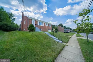 2521 St Clair Dr, Temple Hills, MD 20748 - Photo 2