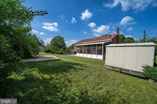 2521 St Clair Dr, Temple Hills, MD 20748 - Photo 36