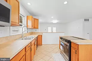 6903 Fawncrest Dr, Capitol Heights, MD 20743 - Photo 20