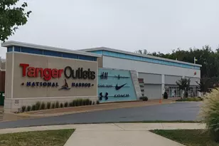 5102 Glassmanor Dr, Oxon Hill, MD 20745 - Photo 36