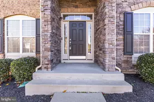 9405 Crystal Oaks Ln, Upper Marlboro, MD 20772 - Photo 4