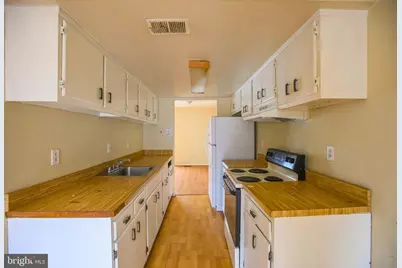 9002 Continental Place, Landover, MD 20785 - Photo 4