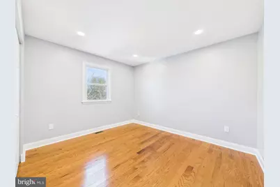 5010 Pierce Avenue, College Park, MD 20740 - Photo 32