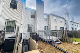 3714 Silver Park Ct, Suitland, MD 20746 - Photo 2
