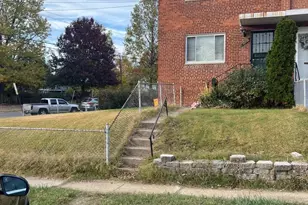 3500 Manorwood Dr, Hyattsville, MD 20782 - Photo 4