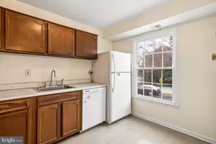 6024 Westchester Park Dr, College Park, MD 20740 - Photo 14