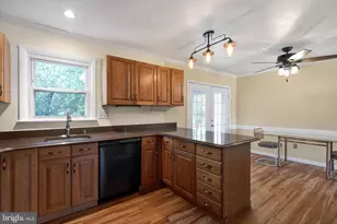7507 Dover Ln, Lanham, MD 20706 - Photo 10
