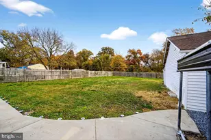 5918 Robin Ln, Suitland, MD 20746 - Photo 32