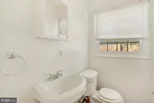 5409 Woodland Ct, Oxon Hill, MD 20745 - Photo 8