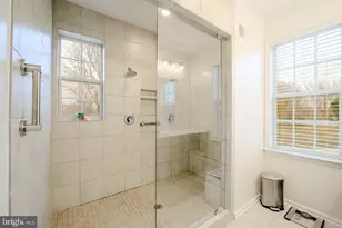 2823 Trotter Park Ln, Lanham, MD 20706 - Photo 26