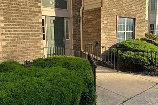 9812 Lake Pointe Ct, Upper Marlboro, MD 20774 - Photo 2