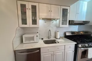 8012 Lakecrest Dr, Greenbelt, MD 20770 - Photo 10