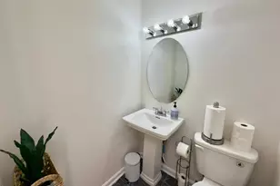 8012 Lakecrest Dr, Greenbelt, MD 20770 - Photo 18