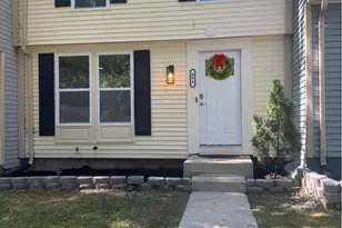 404 Shady Glen Dr, Capitol Heights, MD 20743 - Photo 2