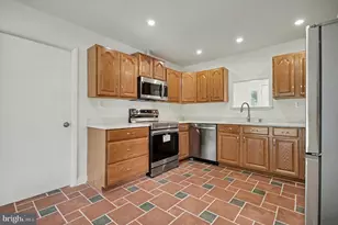 2504 Korvale Ln, Bowie, MD 20715 - Photo 4