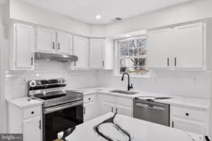 7202 Redwood Branch Ct, Clinton, MD 20735 - Photo 4