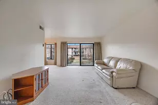 6952 Hanover Pkwy, Greenbelt, MD 20770 - Photo 2