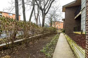 3926 Stone Gate Dr, Suitland, MD 20746 - Photo 6