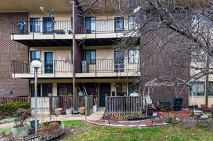 3926 Stone Gate Dr, Suitland, MD 20746 - Photo 4