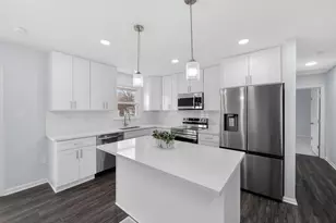 201 Royal Oak Cir, Hyattsville, MD 20785 - Photo 12