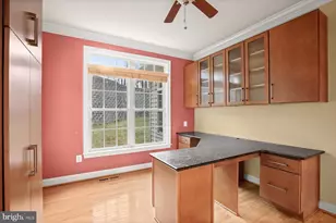 8220 Waterside Ct, Fort Washington, MD 20744 - Photo 16