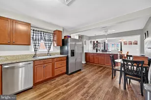 1910 Kent Village Dr, Hyattsville, MD 20785 - Photo 12