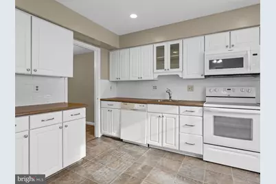 8218 Londonderry Court, Laurel, MD 20707 - Photo 6