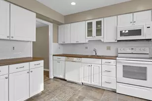 8218 Londonderry Ct, Laurel, MD 20707 - Photo 6