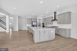 6822 Fountain Pk Dr, Glenn Dale, MD 20769 - Photo 4