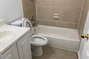 2512 Markham Ln, Hyattsville, MD 20785 - Photo 2