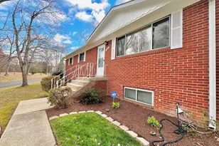 7400 Pembroke Dr, Clinton, MD 20735 - Photo 2