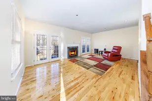 3720 Silver Park Ct, Suitland, MD 20746 - Photo 2