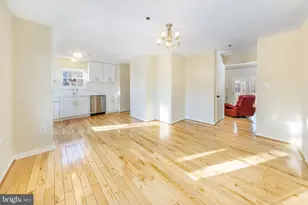 3720 Silver Park Ct, Suitland, MD 20746 - Photo 4