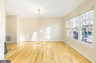 3720 Silver Park Ct, Suitland, MD 20746 - Photo 8