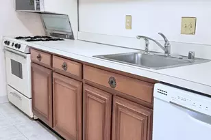 6100 Westchester Park Dr, College Park, MD 20740 - Photo 10