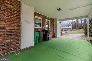 7118 Lory Ln, Lanham, MD 20706 - Photo 32