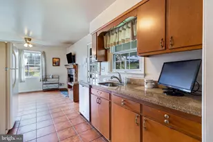 7118 Lory Ln, Lanham, MD 20706 - Photo 18